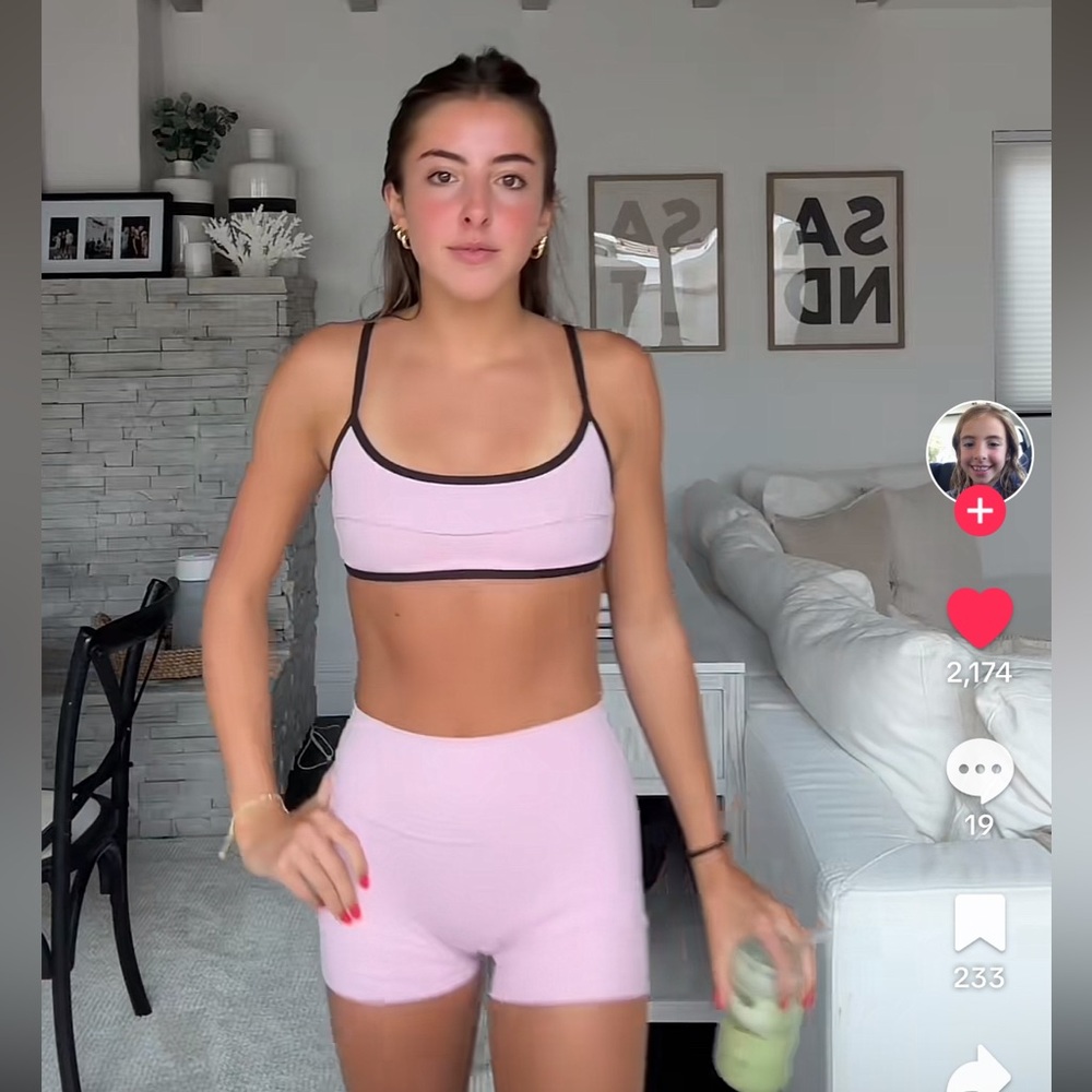 SET ACTIVE PINK SWIRL BIRTHDAY BRA AND SHORTS
